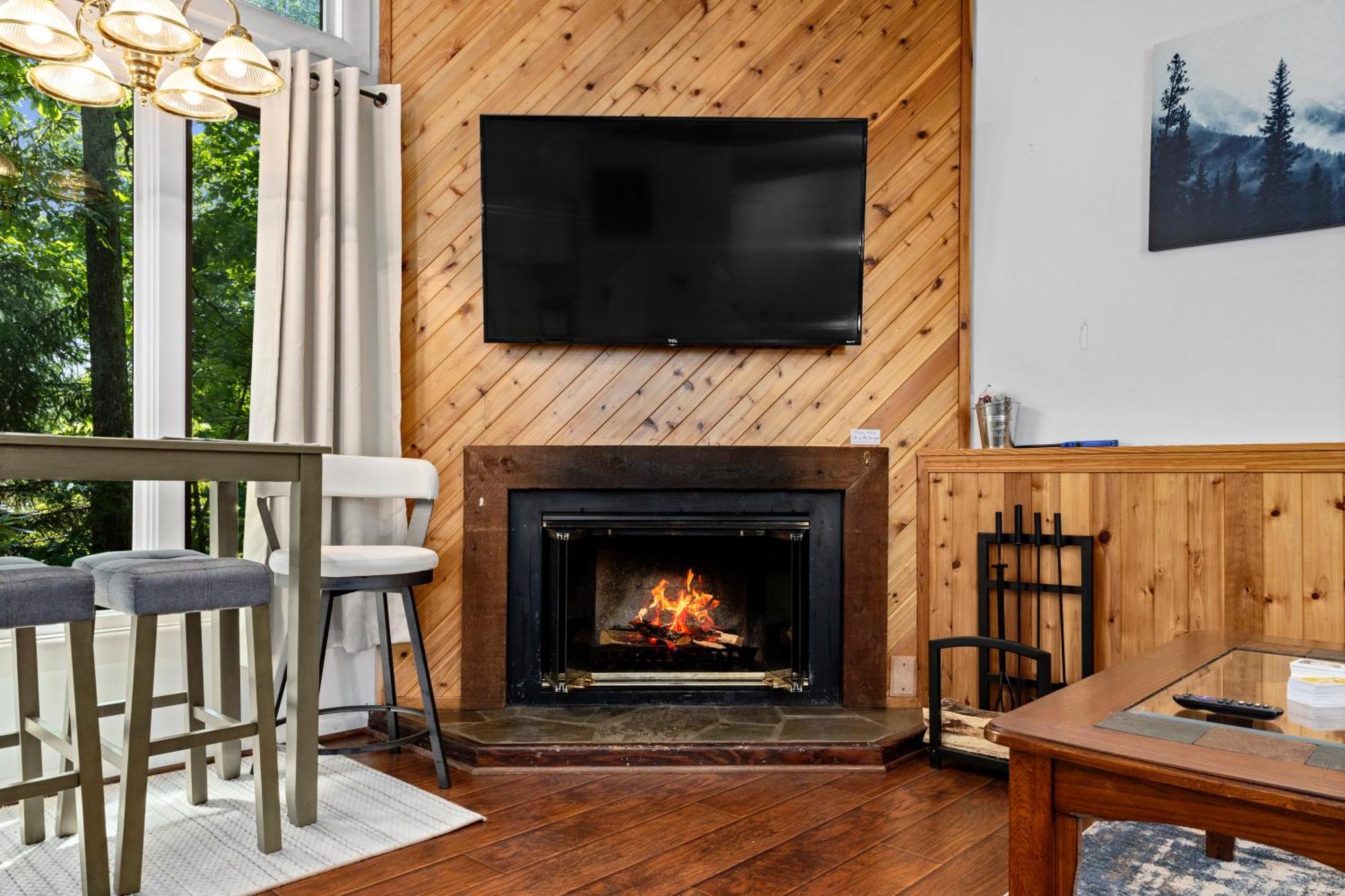 Cozy Condo In Wintergreen Resort That Sleeps 4! Lyndhurst Eksteriør billede